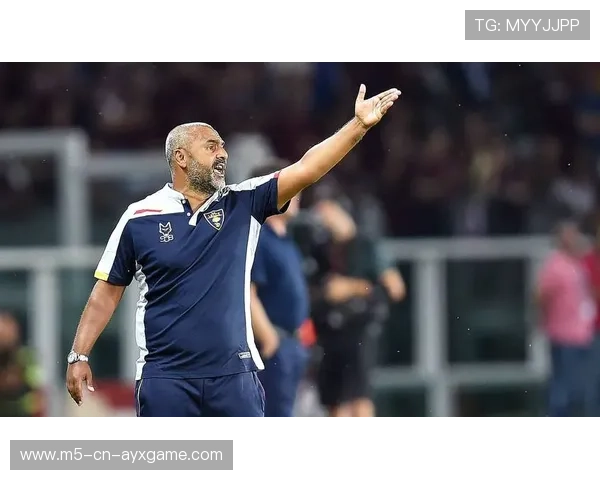 AC米兰左路传中找到禁区完美落点